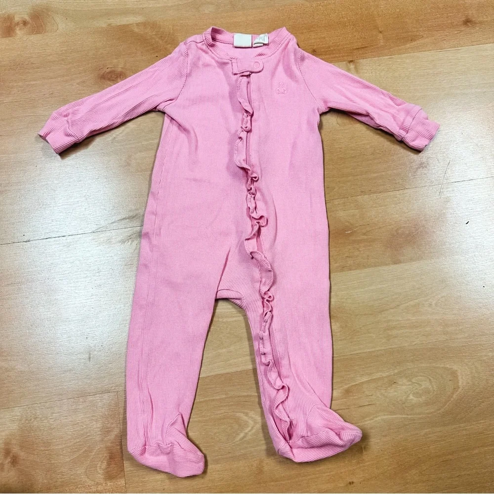 Baby Gap Pink Ribbed Ruffle Two-Way Zip Footed One Piece Size 6-9M